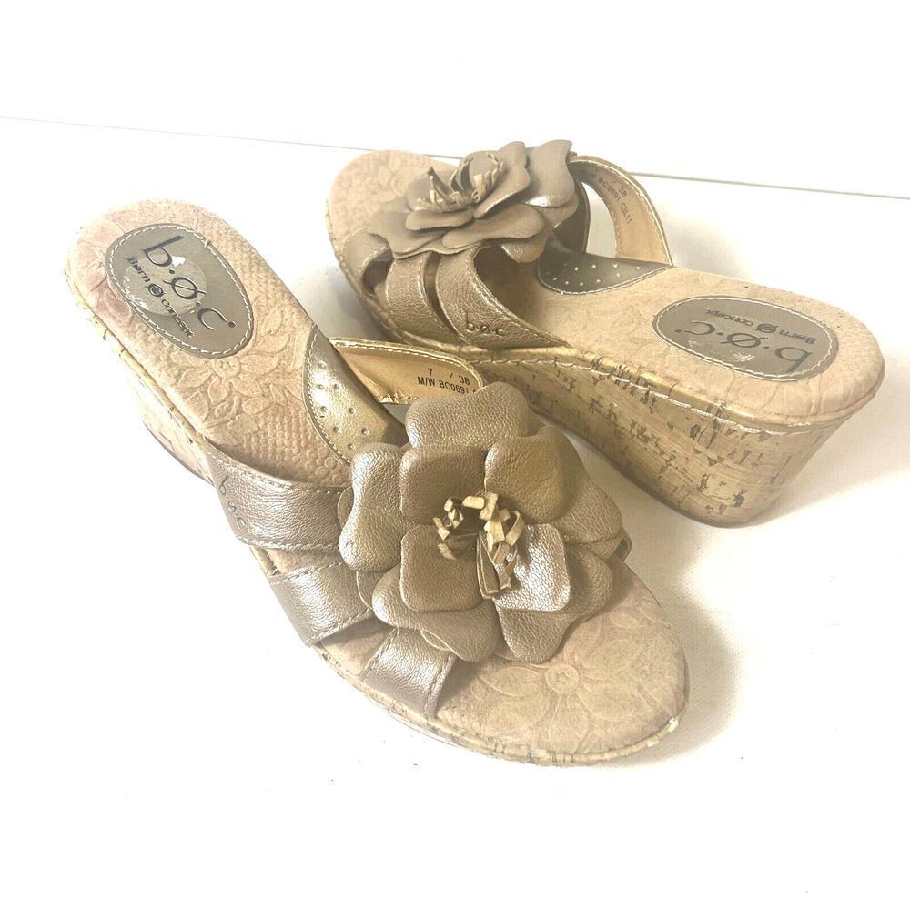 Born b.o.c Womens 7 M Wedge Sandals Metallic Brown Leather Slip On Flower Accent